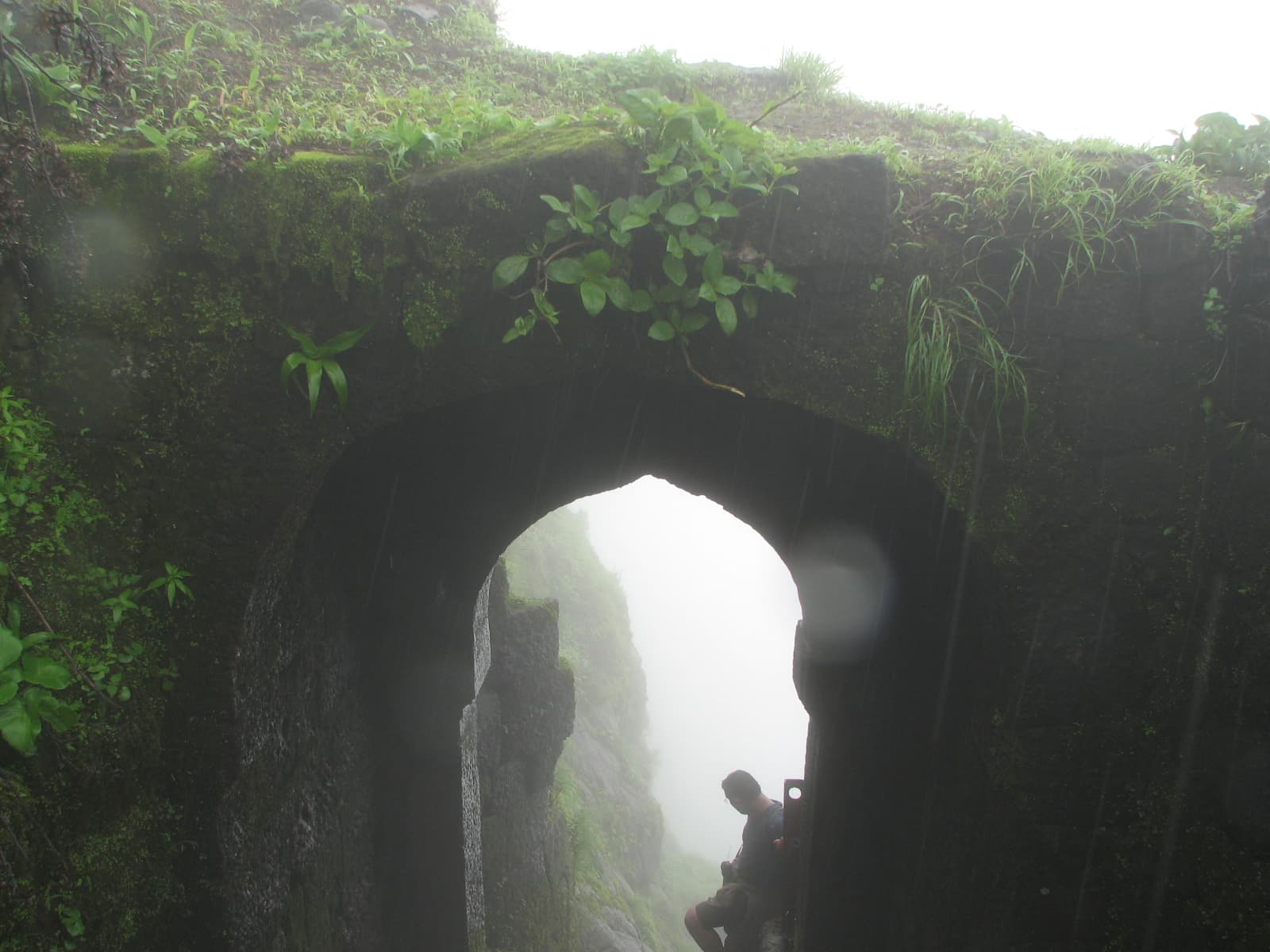 Bini Darwaja, the main fortified gate at Torna Fort